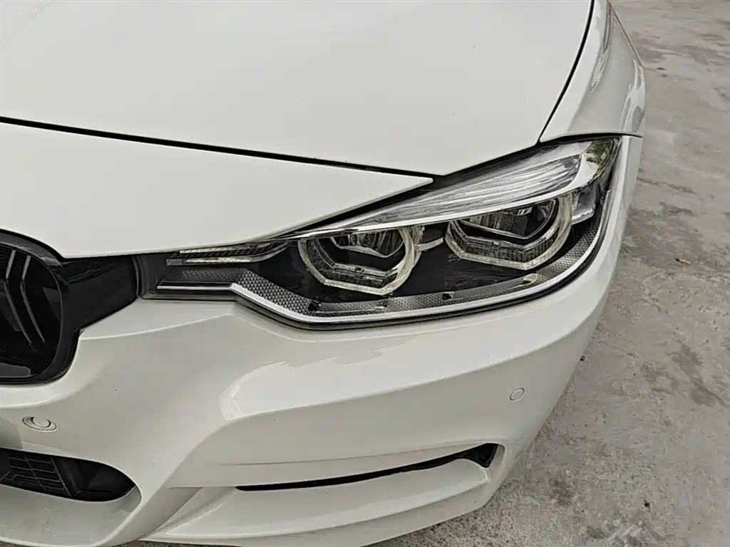 BMW 3 Series 2019 — фото 23