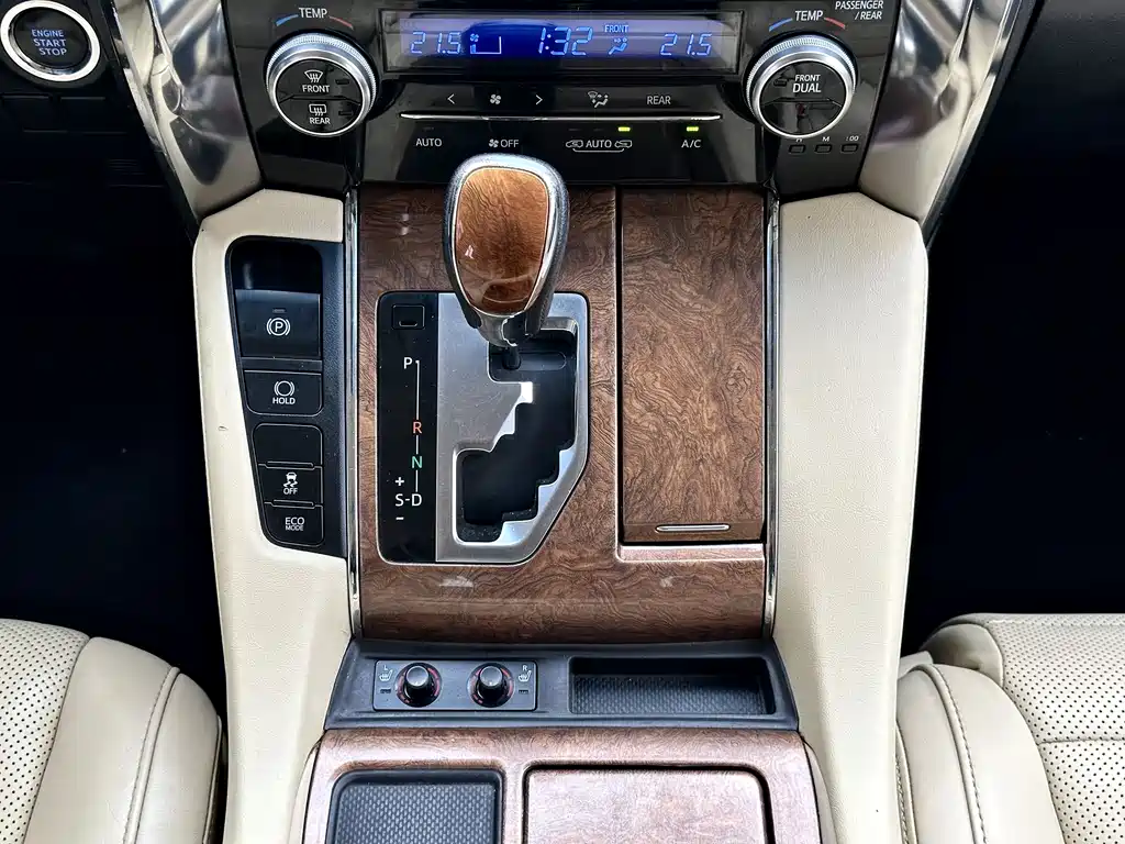 Toyota Alphard 2015 — фото 29