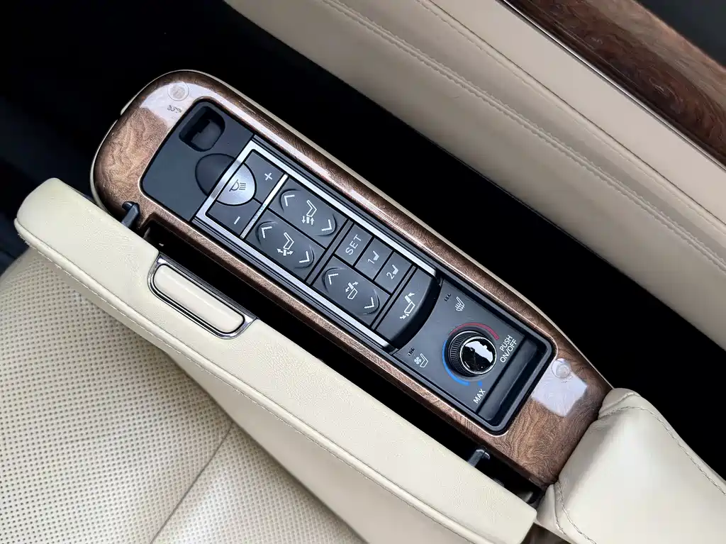 Toyota Alphard 2015 — фото 35