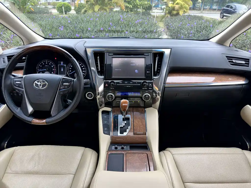 Toyota Alphard 2015 — фото 10