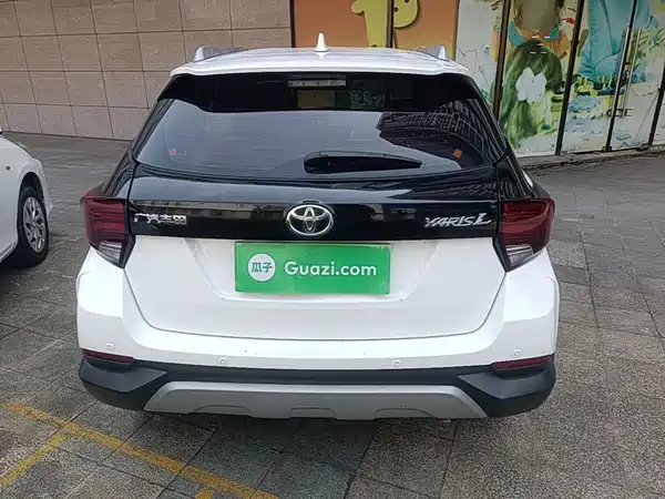 Toyota Yaris L 2022