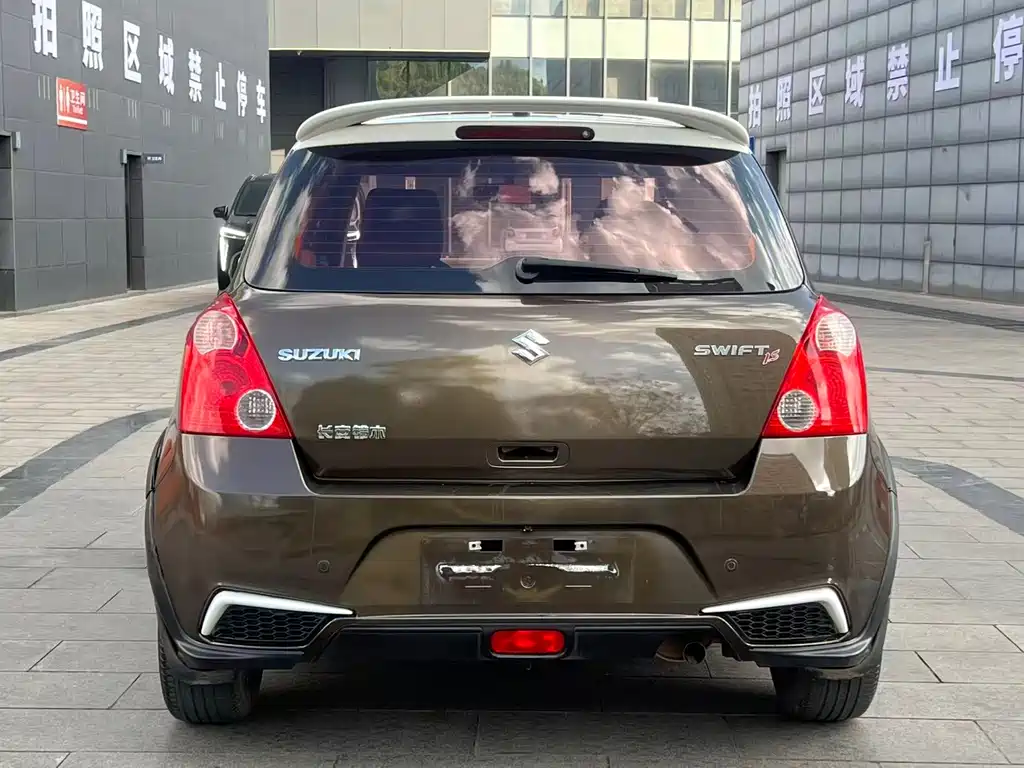 Suzuki Swift 2013 — фото 13