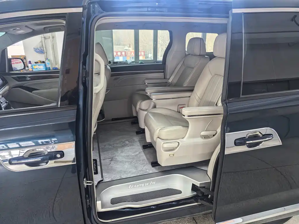 GAC Motor Trumpchi M8 2018 — фото 8