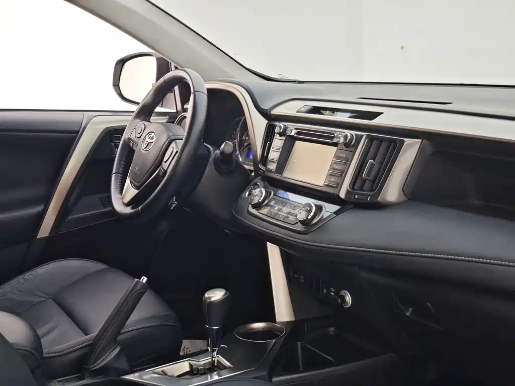 Toyota RAV4 2014 — фото 11