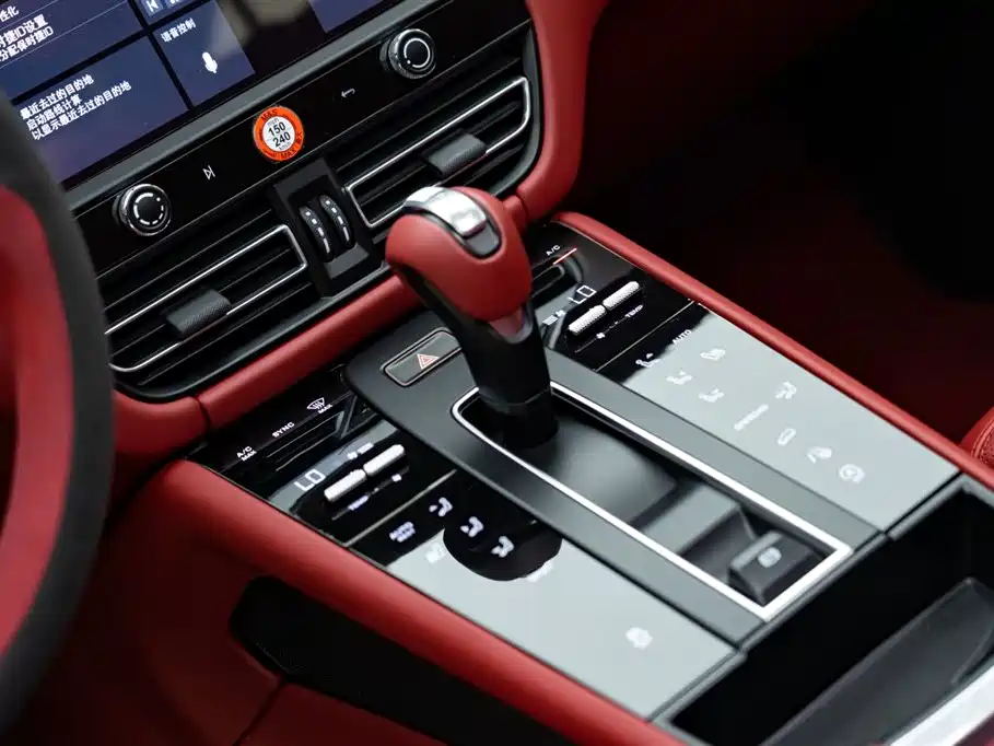Porsche Macan 2023 — фото 14