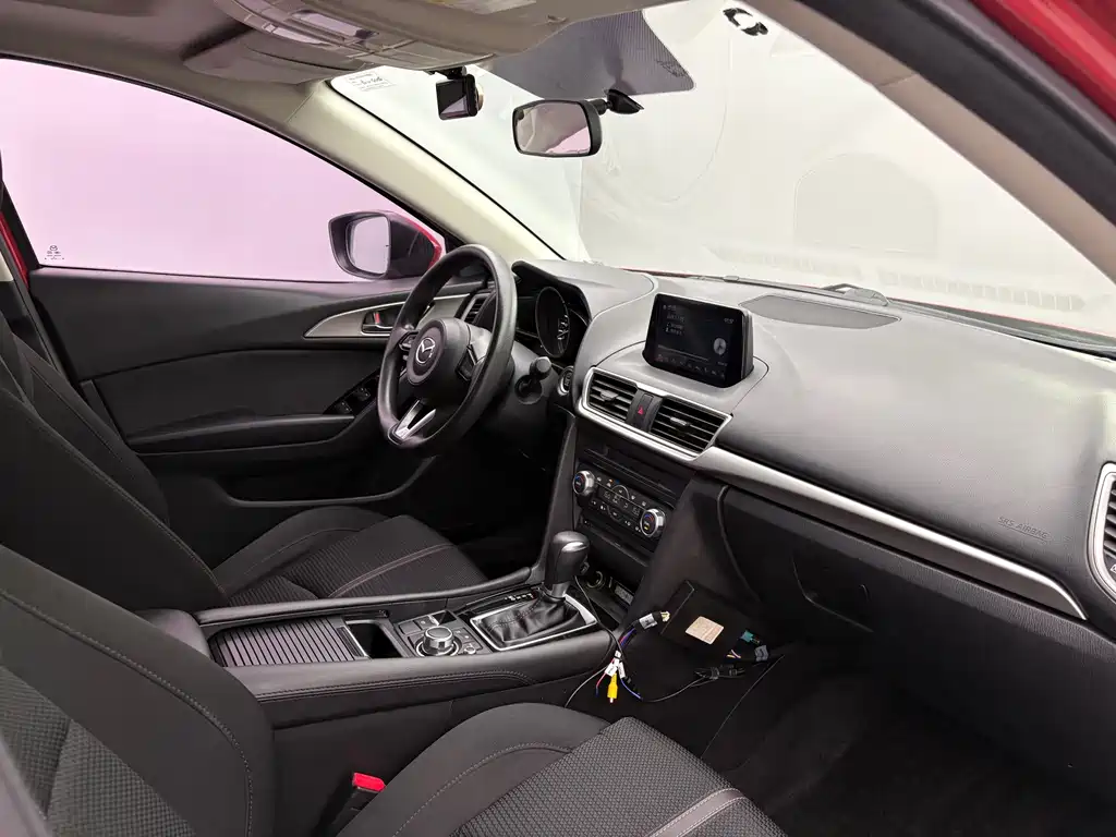 Mazda 3 Axela 2019 — фото 14