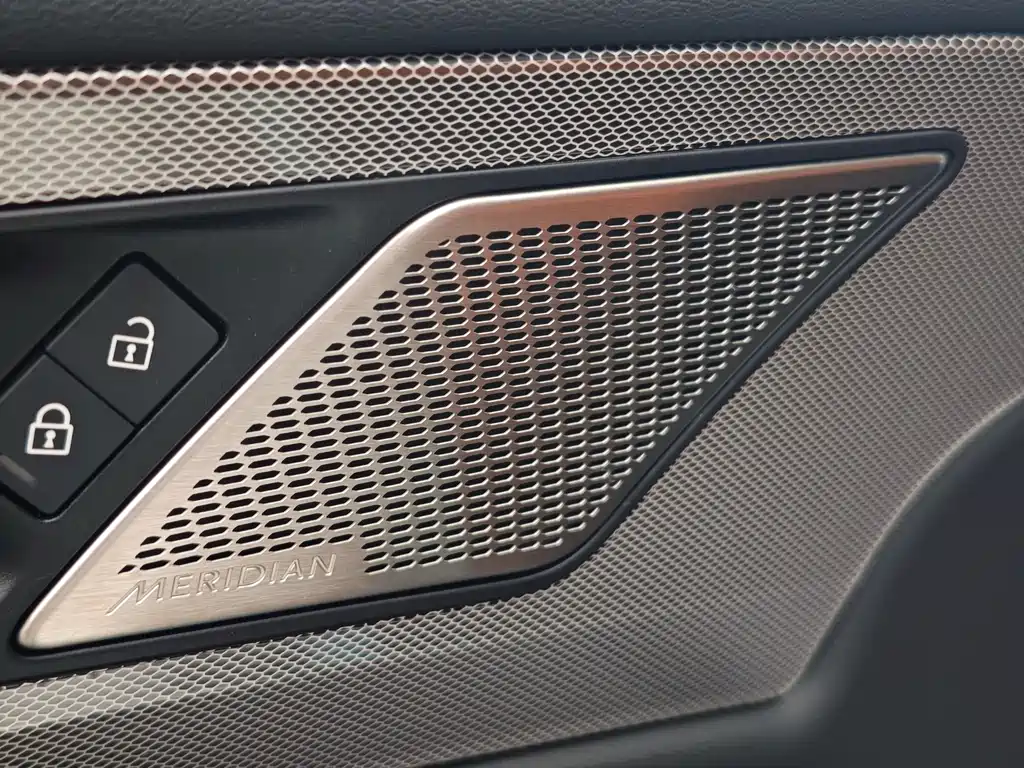 Jaguar XEL 2024 — фото 12
