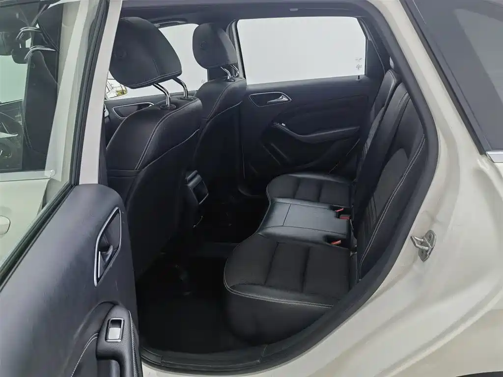 Mercedes-Benz B-Class 2016 — фото 15