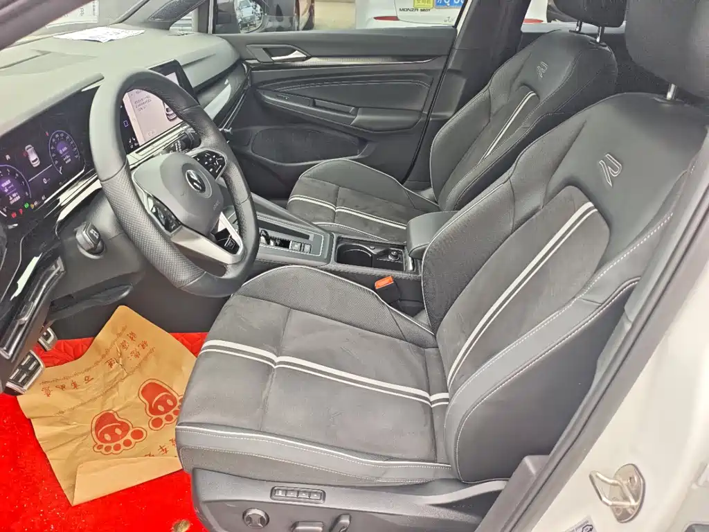 Volkswagen Golf 2023