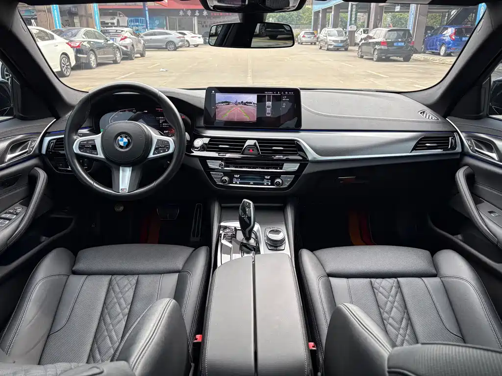 BMW 5 Series 2023 — фото 10