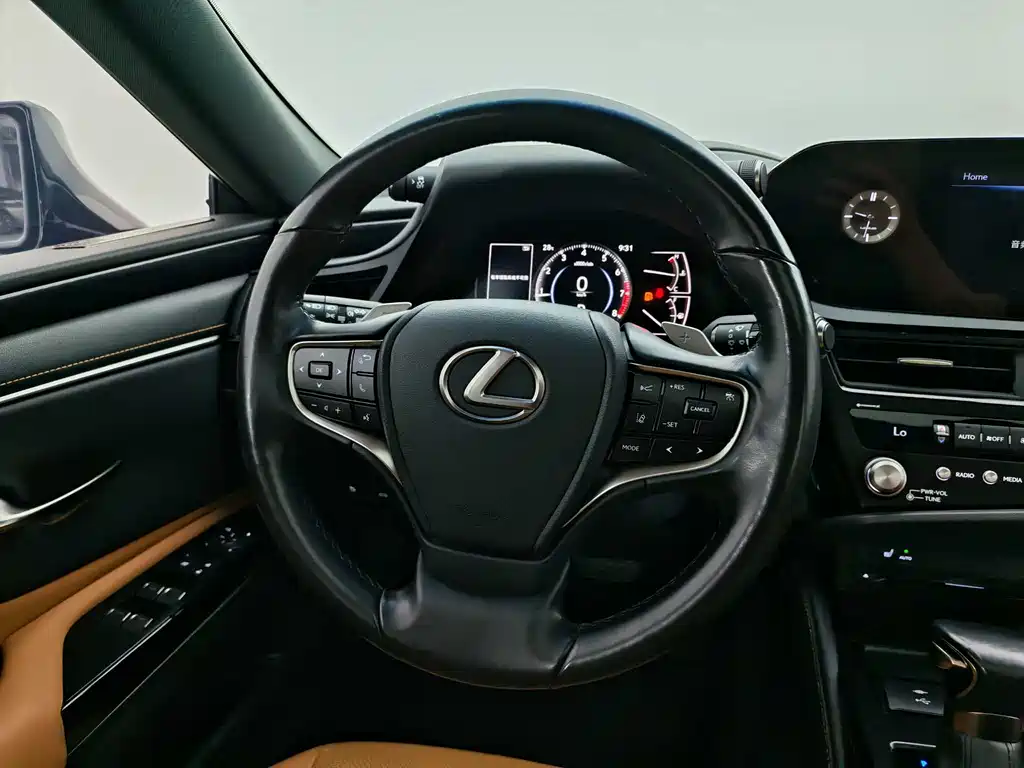 Lexus ES 2022 — фото 10