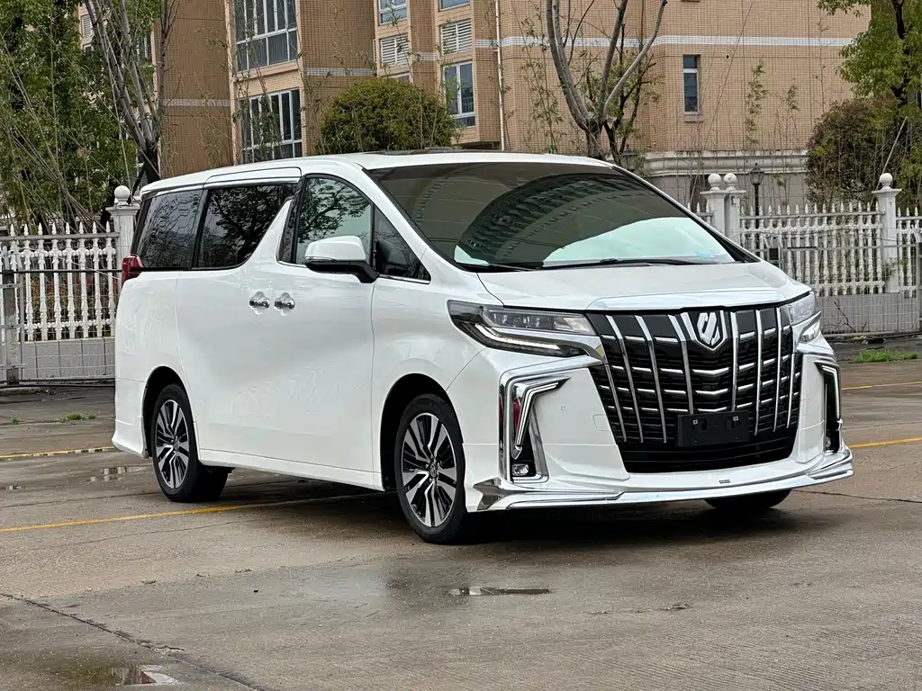 Toyota Alphard 2022 — фото 3