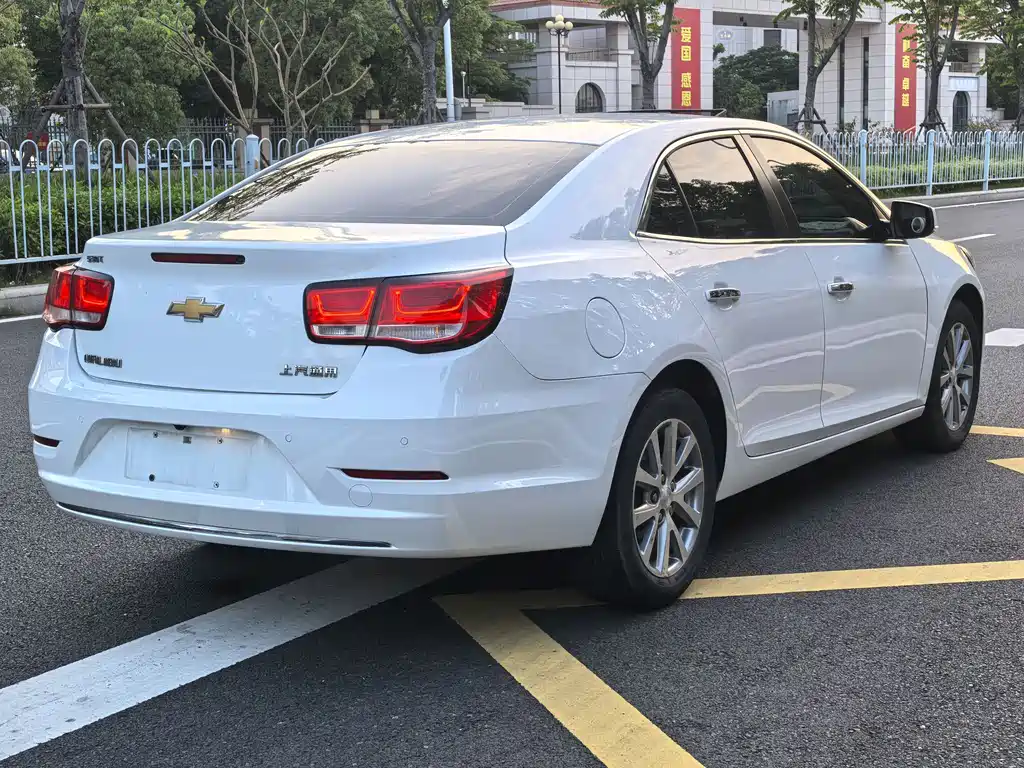 Chevrolet Malibu 2018 — фото 4
