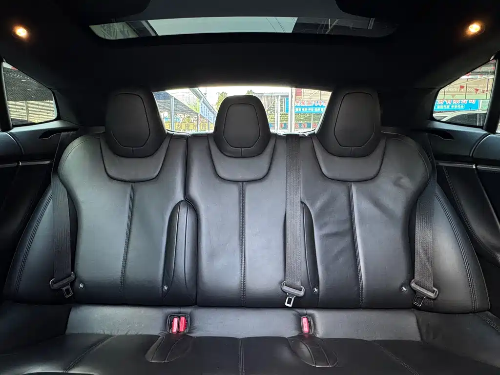 Tesla Model S 2016 — фото 11