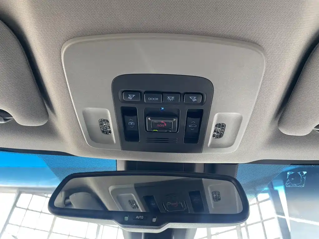 Toyota Camry 2023 — фото 19
