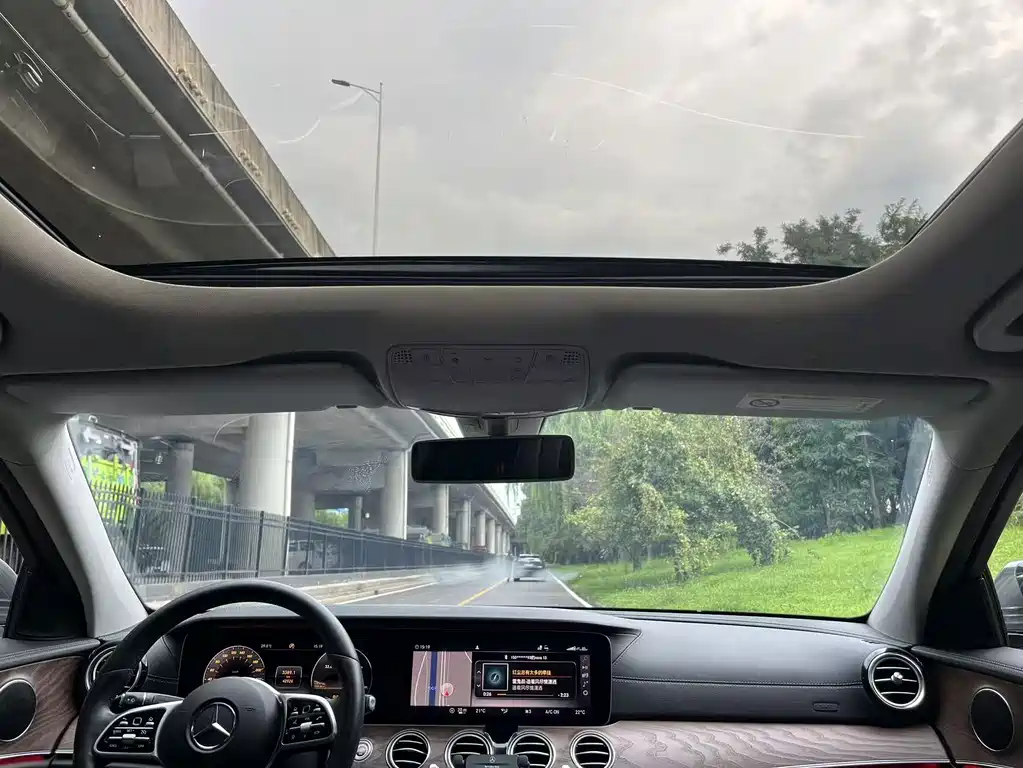 Mercedes-Benz E-Class 2020 — фото 15