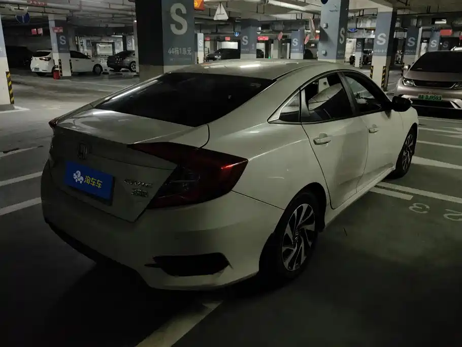 Honda Civic 2018 — фото 3