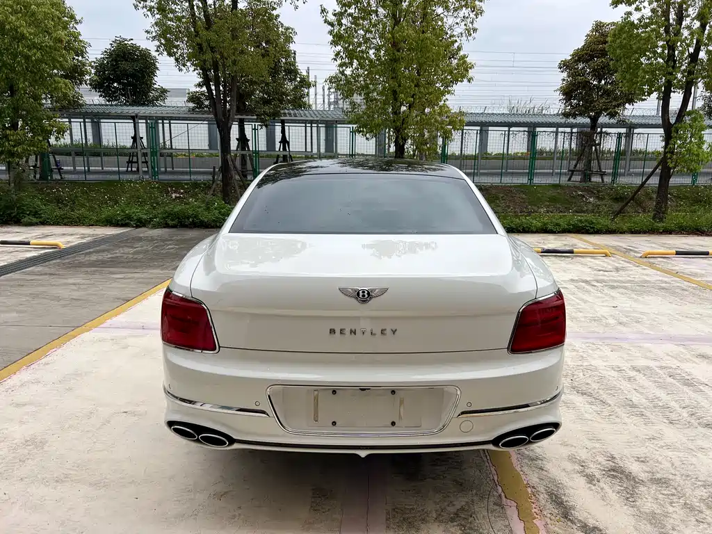 Bentley Flying Spur 2022 — фото 10