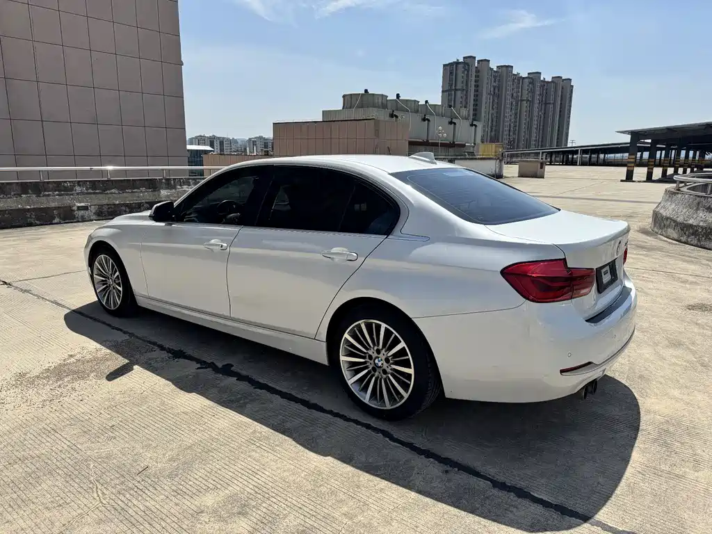BMW 3 Series 2019 — фото 5