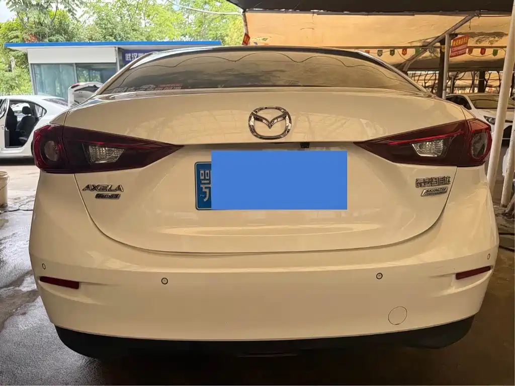 Mazda 3 Axela 2018 — фото 10