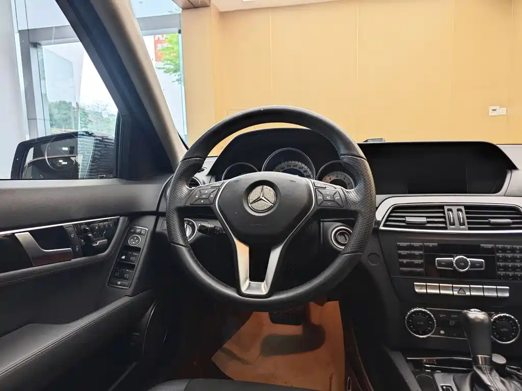 Mercedes-Benz C-Class 2014 — фото 14