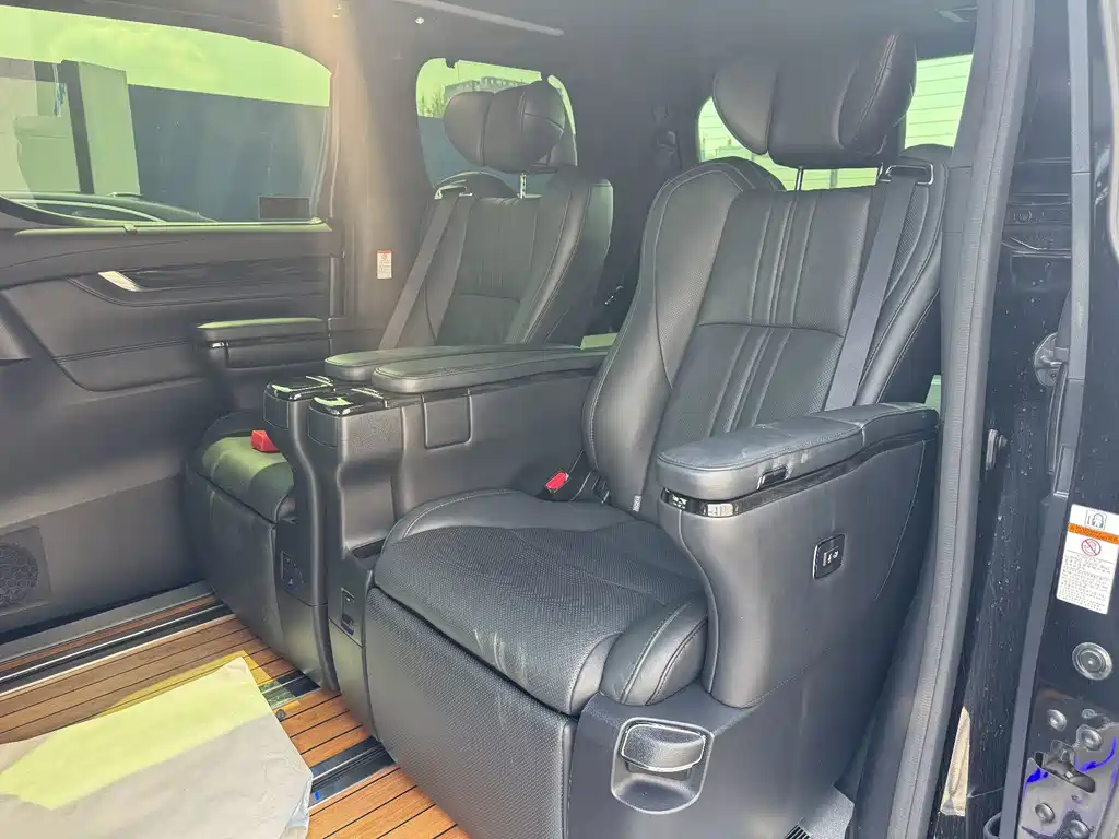 Toyota Vellfire 2019 — фото 13