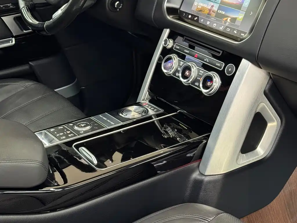 Land Rover Range Rover 2018 — фото 12