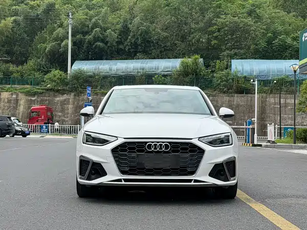 Audi A4L 2020
