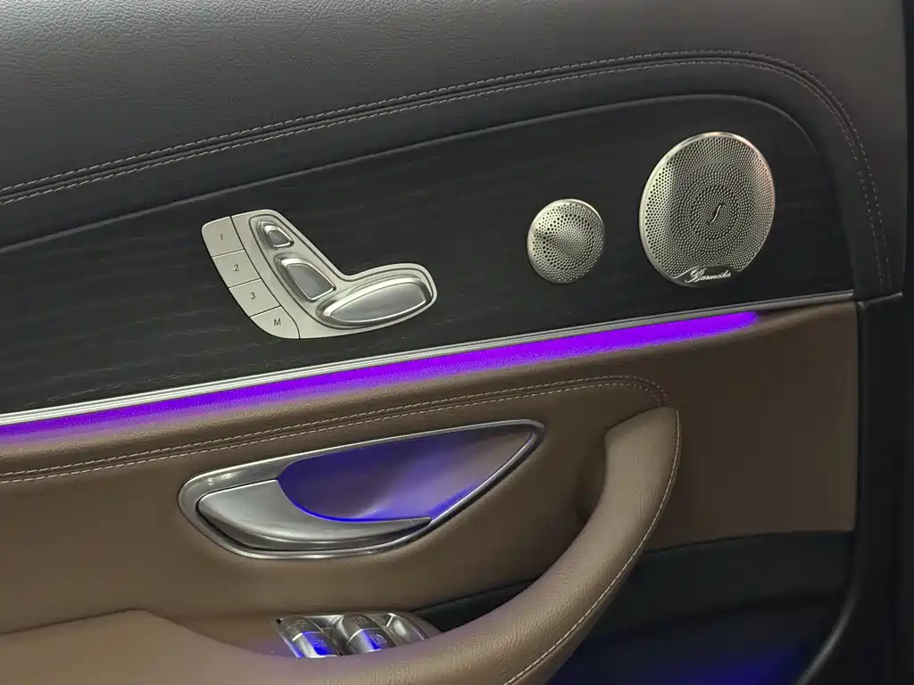 Mercedes-Benz E-Class 2022 — фото 10