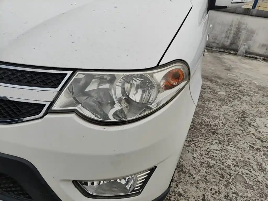 Wuling Hongguang 2015 — фото 24