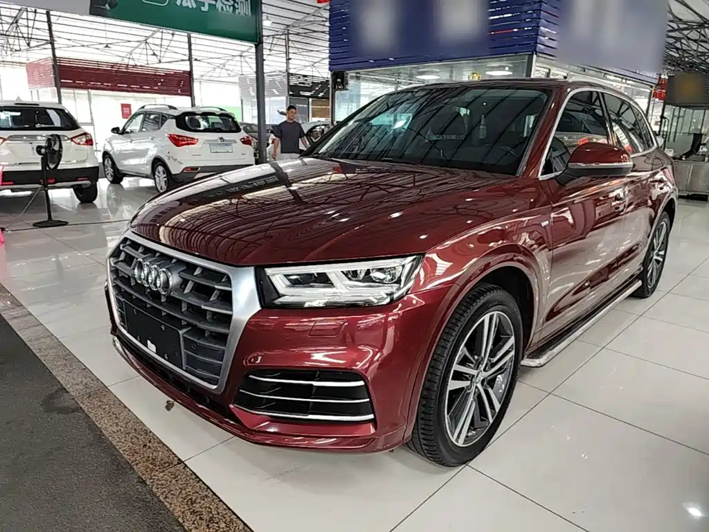 Audi Q5L 2019 — фото 1