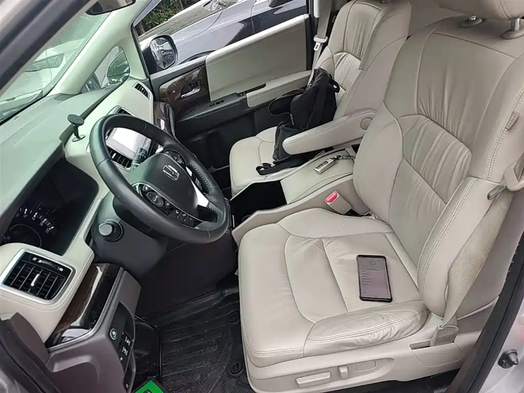 Honda Odyssey 2015 — фото 8