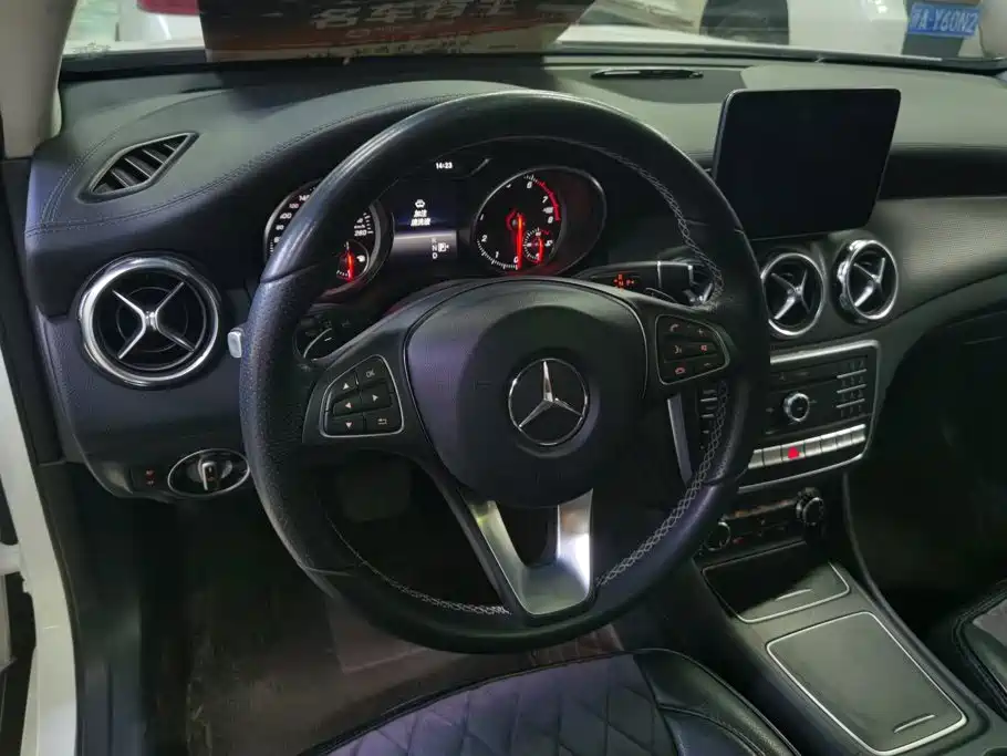Mercedes-Benz GLA 2018 — фото 15