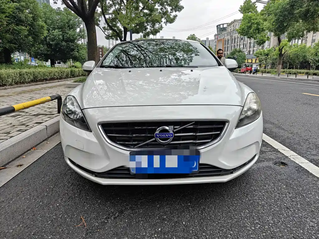 Volvo V40 2015 — фото 2