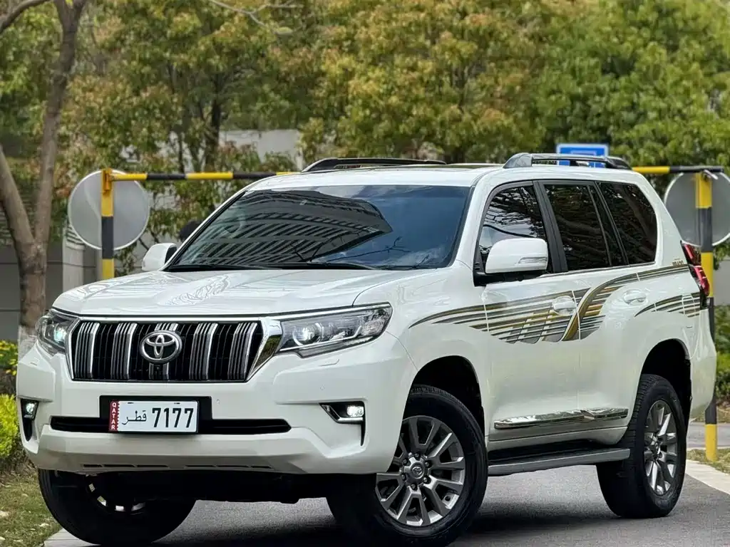 Toyota Prado 2019 — фото 1