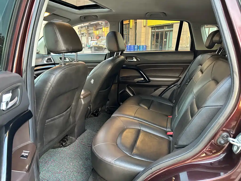 GAC Trumpchi GS4 2015 — фото 10