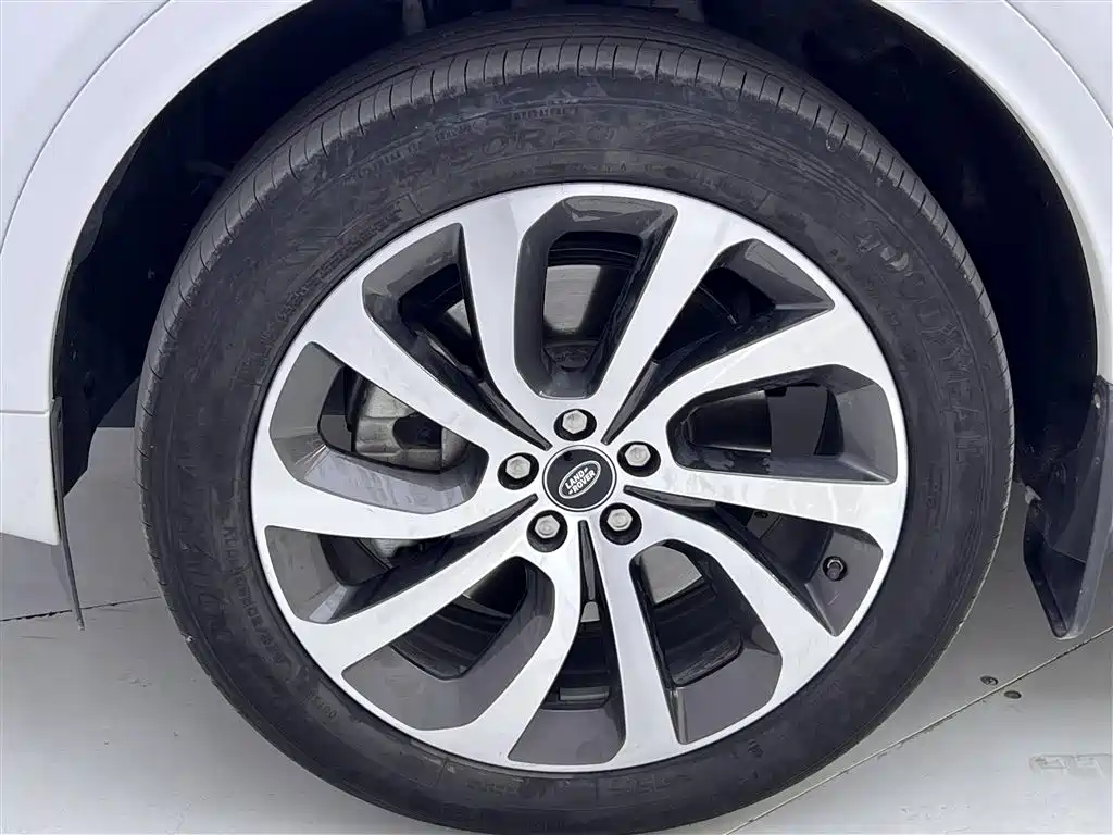 Land Rover Discovery Sport 2020 — фото 11
