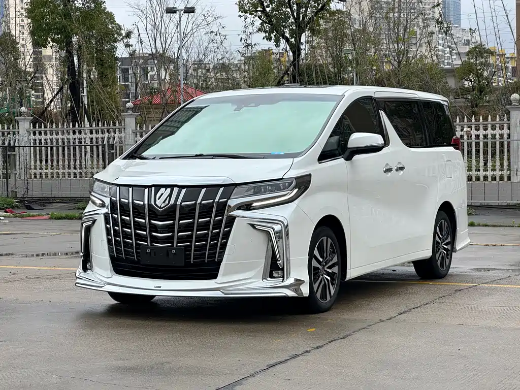 Toyota Alphard 2022 — фото 1
