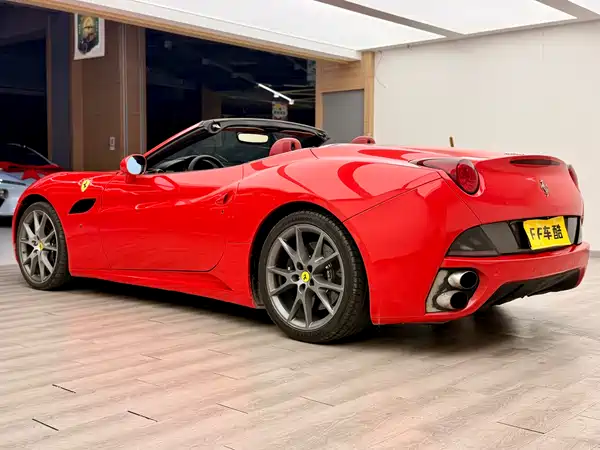 Ferrari California T 2011