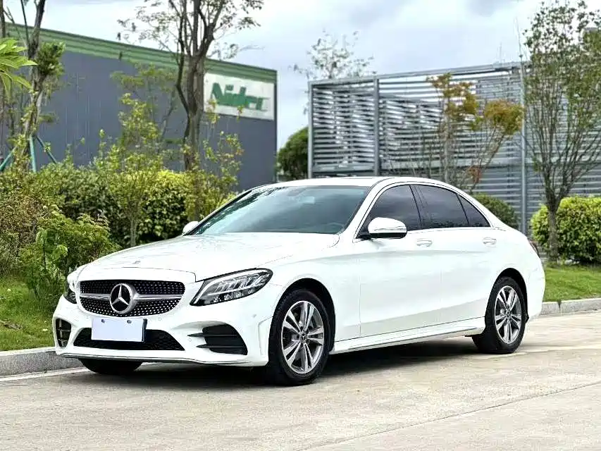 Mercedes-Benz C-Class 2017 — фото 1