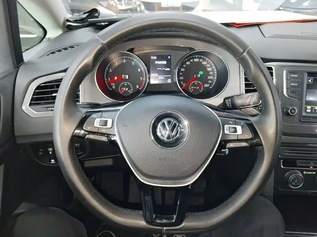 Volkswagen Golf Jialu 2017 — фото 7