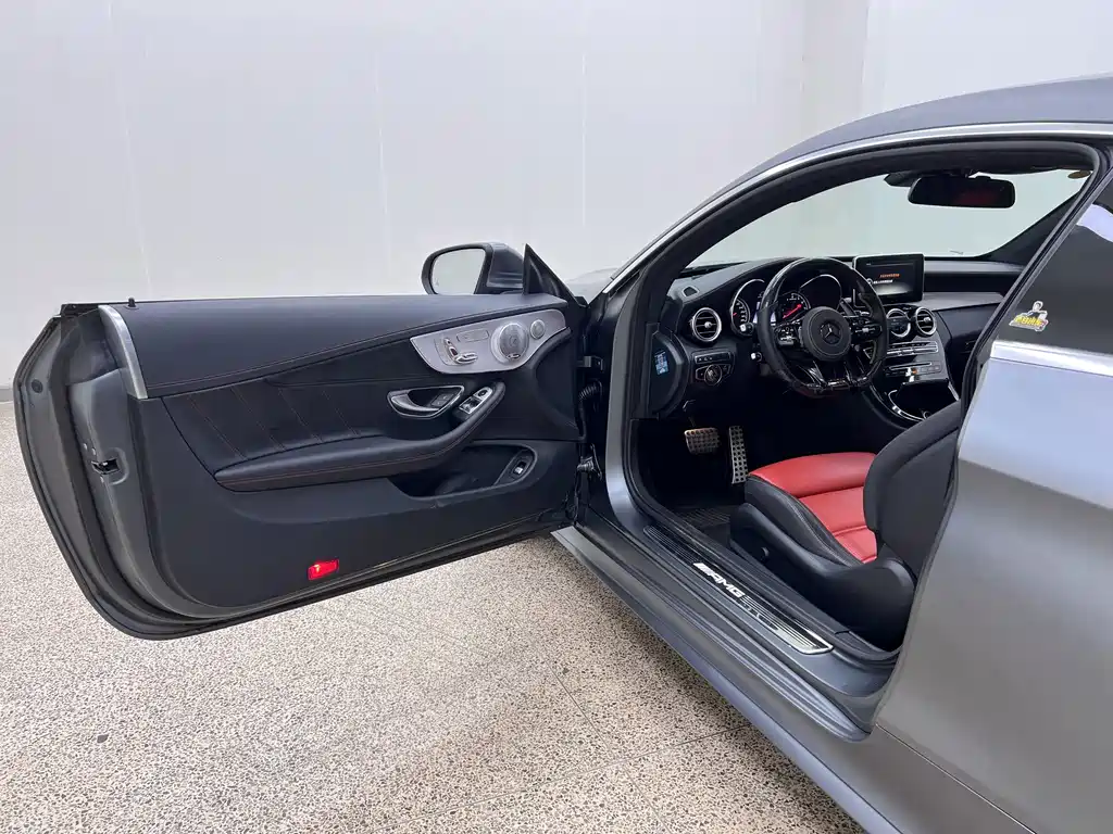 Mercedes-Benz C-Class AMG 2018 — фото 12