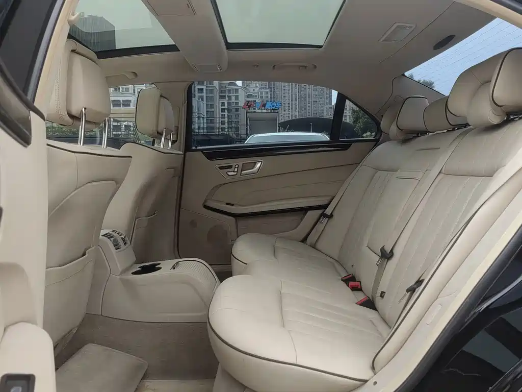 Mercedes-Benz E-Class 2015 — фото 14
