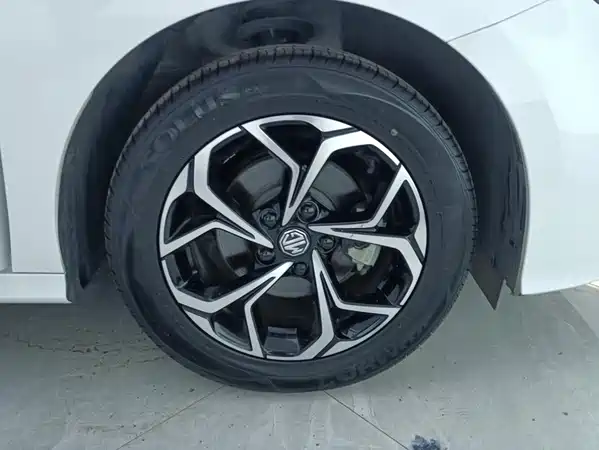 MG MG5 2024