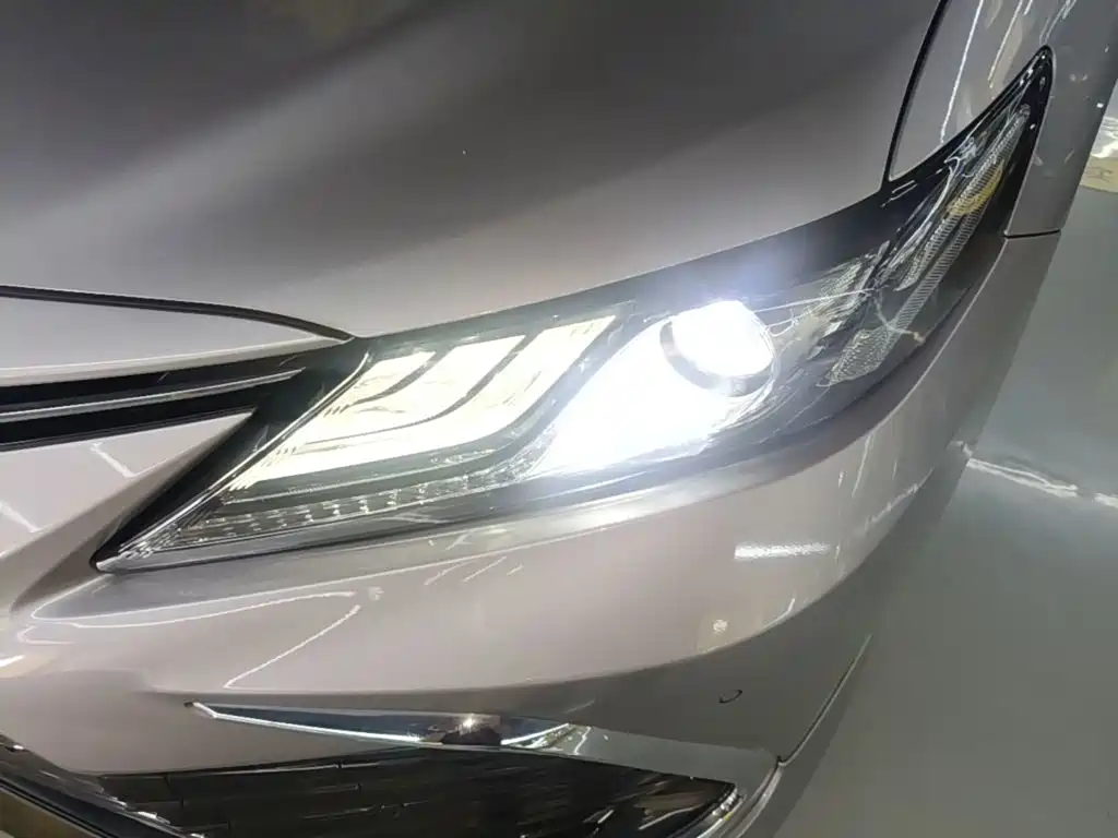 Toyota Camry 2021 — фото 24