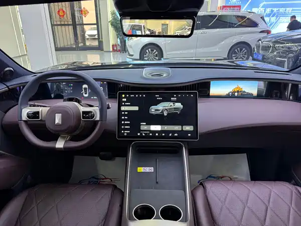 Avatr 11 2025