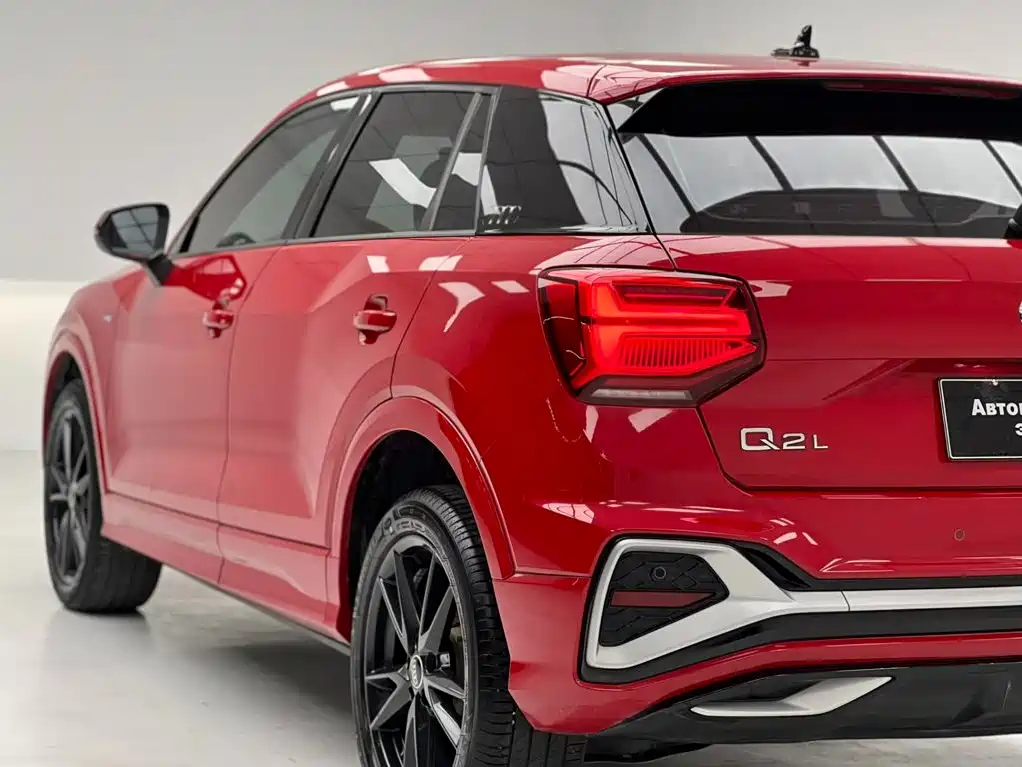Audi Q2L 2022 — фото 19