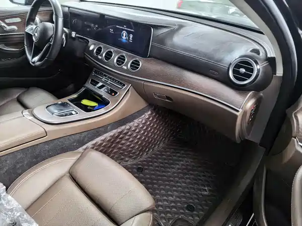 Mercedes-Benz E-Class 2022