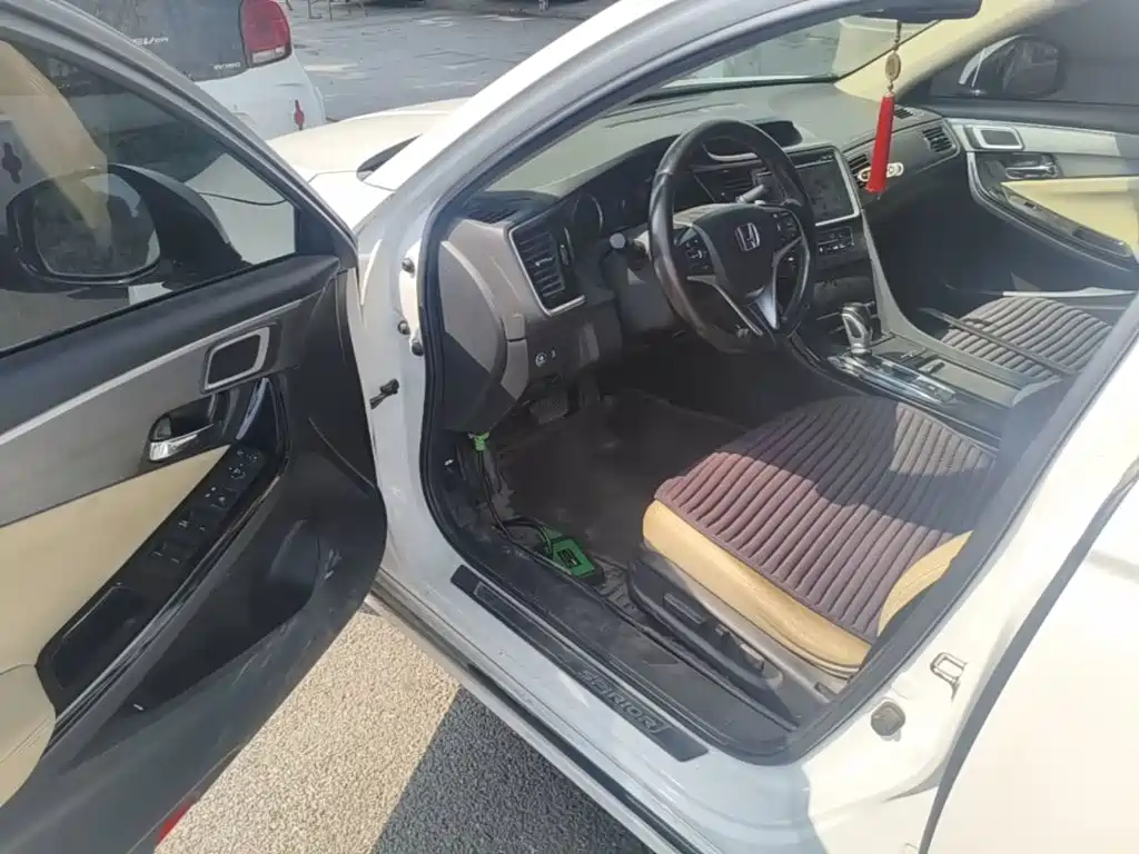 Honda Spirior 2015 — фото 16