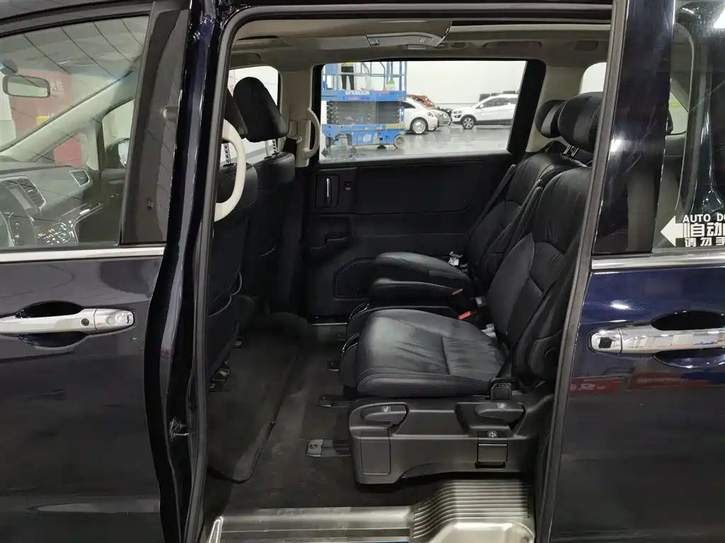 Honda Odyssey 2019 — фото 15